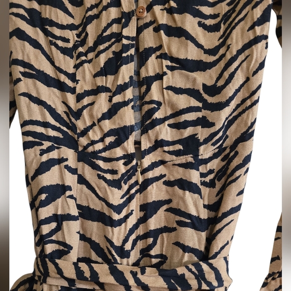 Reformation Maurita Rajah Wrap Skirt Midi Dress Size 0 Tiger Stripe - Picture 10 of 13